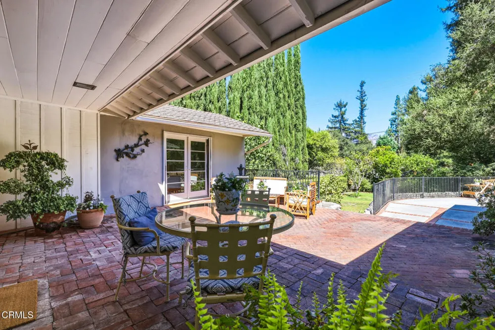 4292 Mesa Vista Drive La Canada Flintridge, CA 91011