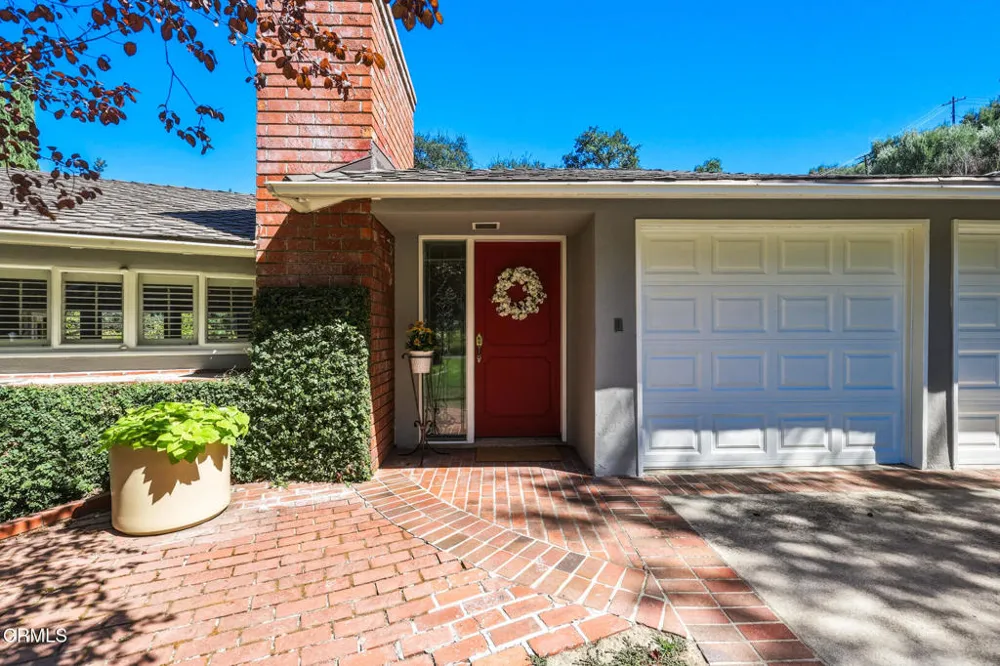 4292 Mesa Vista Drive La Canada Flintridge, CA 91011