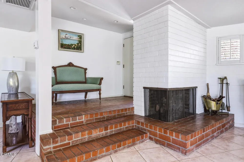 4292 Mesa Vista Drive La Canada Flintridge, CA 91011