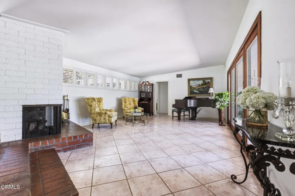 4292 Mesa Vista Drive La Canada Flintridge, CA 91011