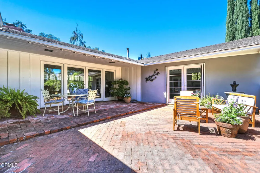 4292 Mesa Vista Drive La Canada Flintridge, CA 91011