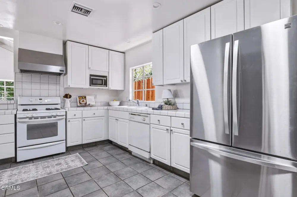 4292 Mesa Vista Drive La Canada Flintridge, CA 91011