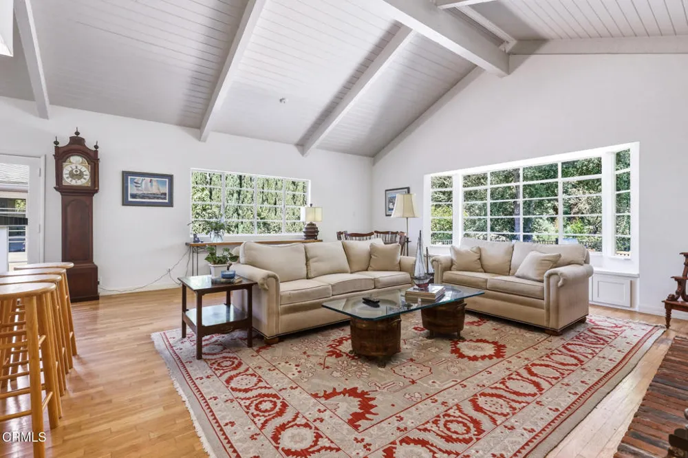 4292 Mesa Vista Drive La Canada Flintridge, CA 91011