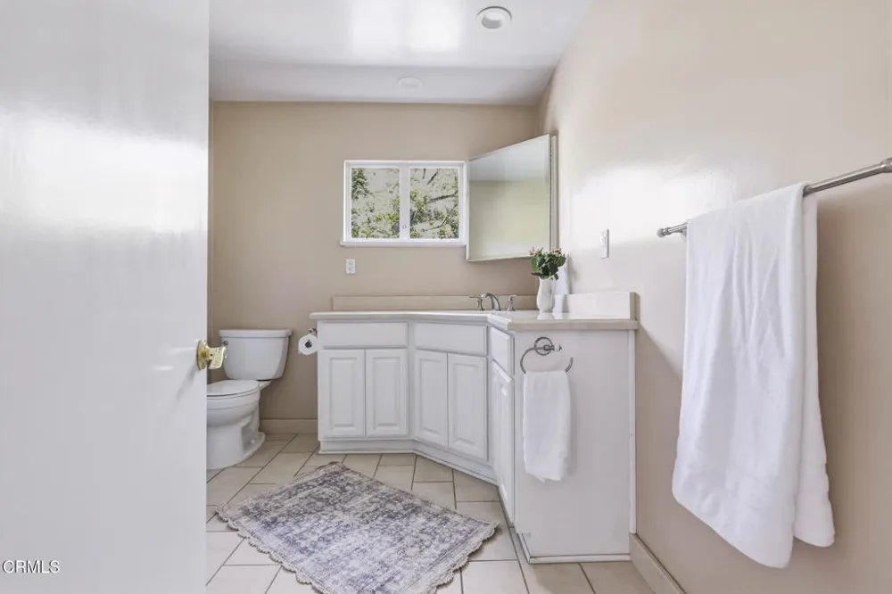 4292 Mesa Vista Drive La Canada Flintridge, CA 91011