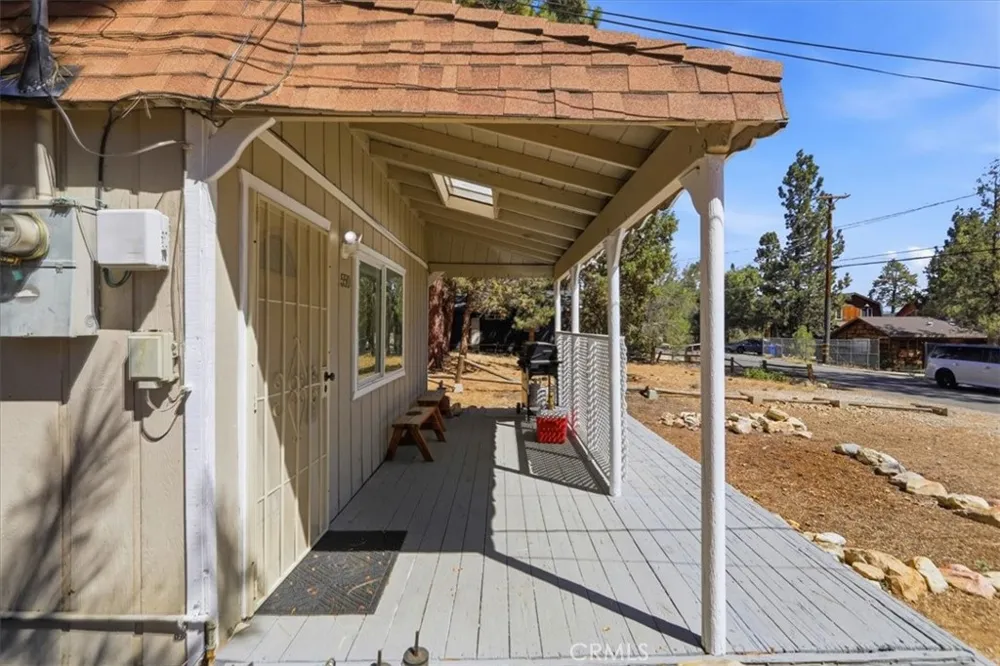550 Pine Lane Sugarloaf, CA 92386