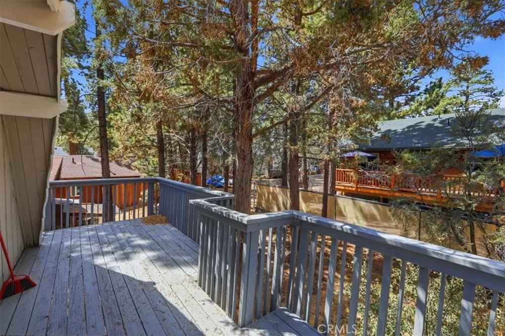 550 Pine Lane Sugarloaf, CA 92386