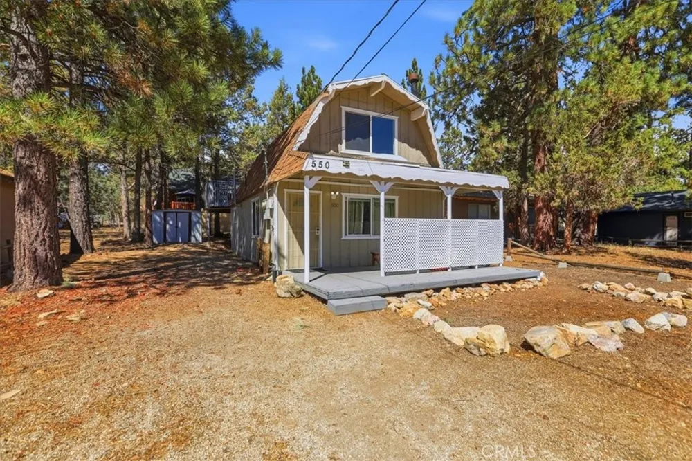 550 Pine Lane Sugarloaf, CA 92386