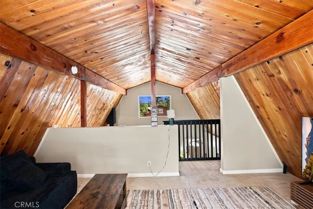 550 Pine Lane Sugarloaf, CA 92386