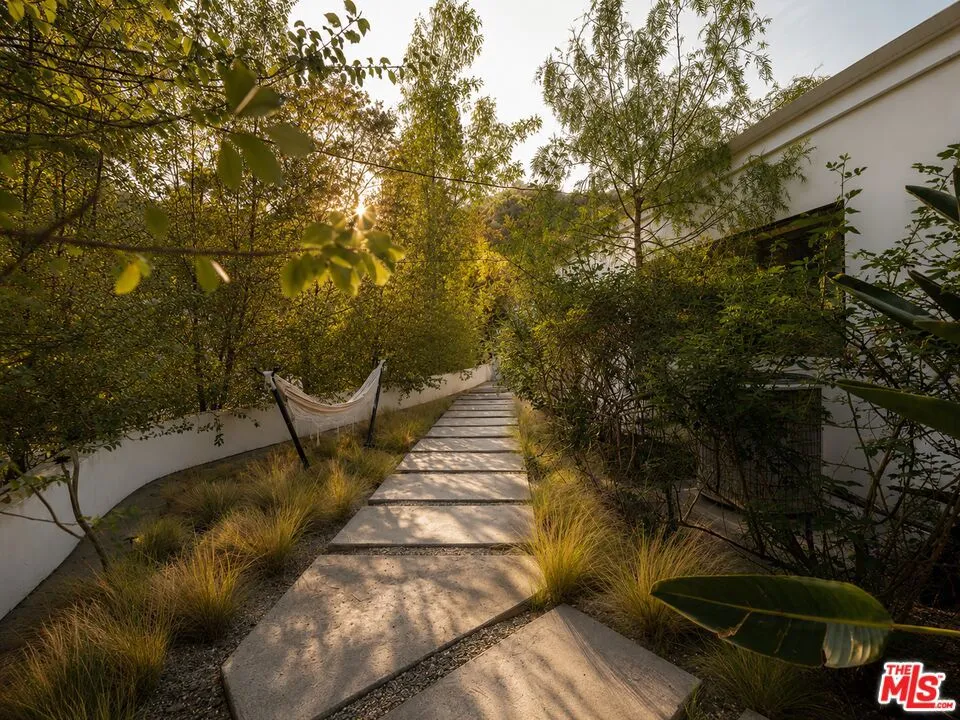 13019 Sky Valley Road Los Angeles, CA 90049