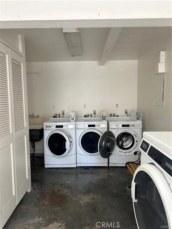 967 Calle Aragon Laguna Woods, CA 92637
