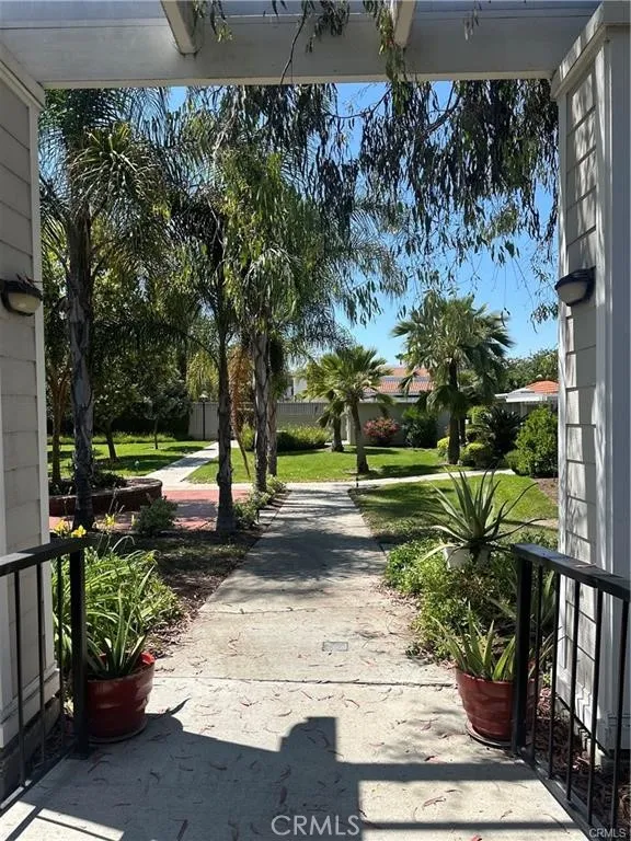 967 Calle Aragon Laguna Woods, CA 92637