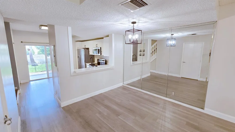 9807 NW 57 Manor Coral Springs, FL 33076