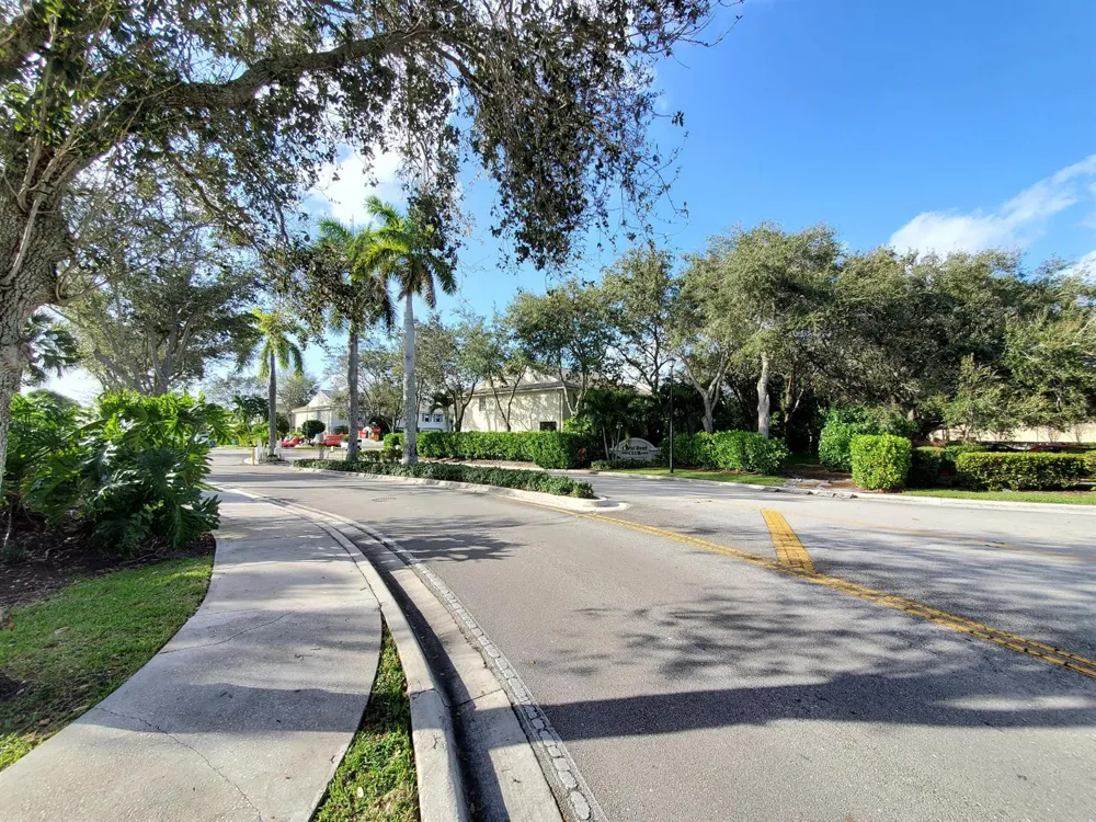 9807 NW 57 Manor Coral Springs, FL 33076