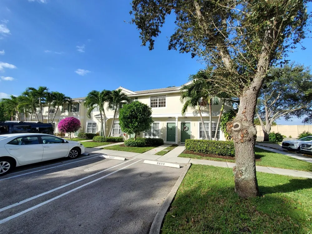 9807 NW 57 Manor Coral Springs, FL 33076