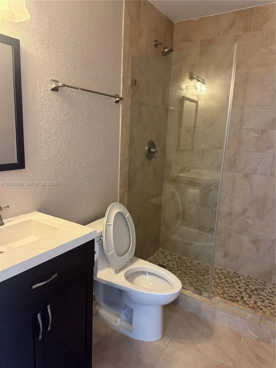 6801 W 36th Ave #204 Hialeah, FL 33018