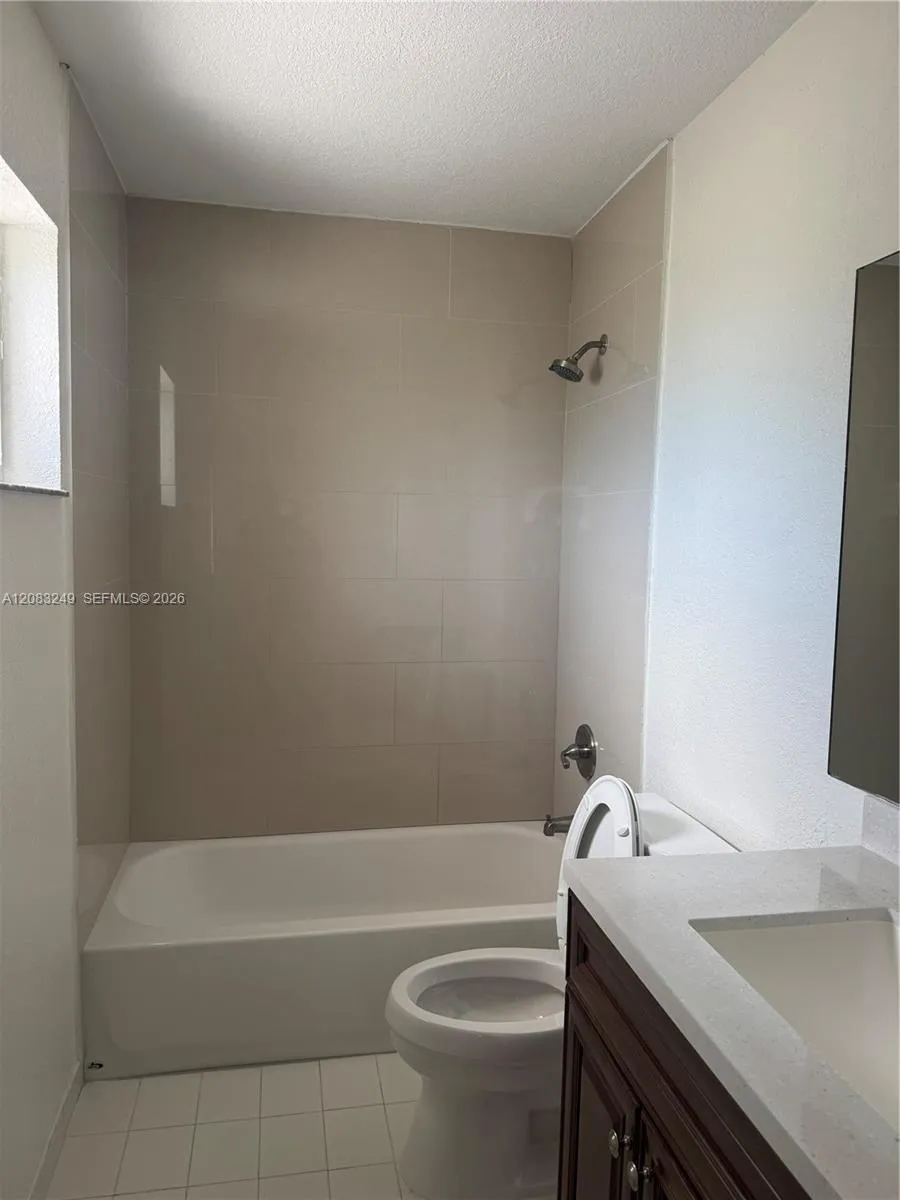 6801 W 36th Ave #204 Hialeah, FL 33018
