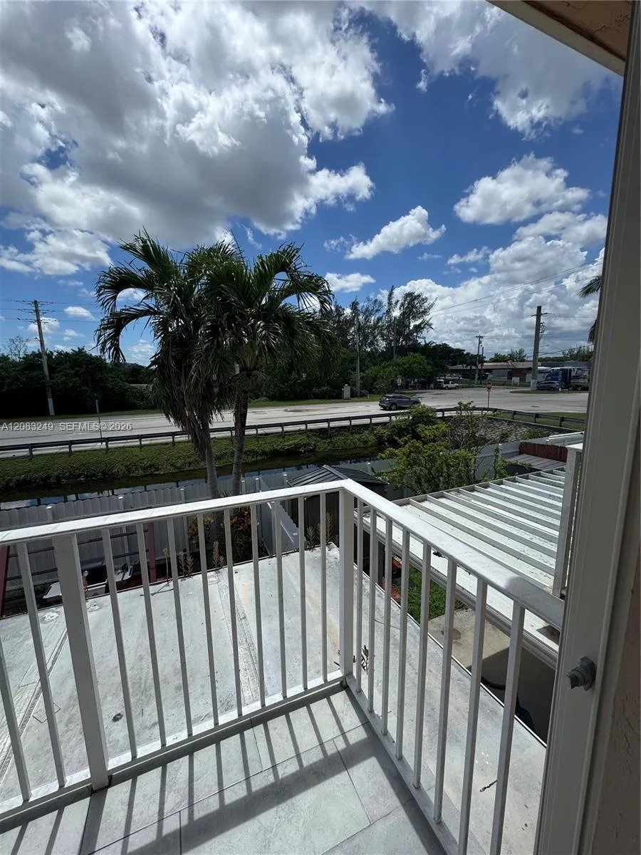 6801 W 36th Ave #204 Hialeah, FL 33018
