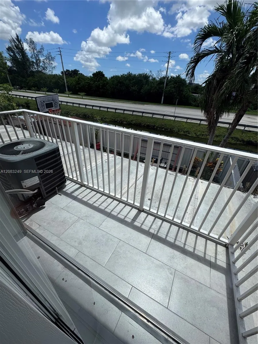 6801 W 36th Ave #204 Hialeah, FL 33018