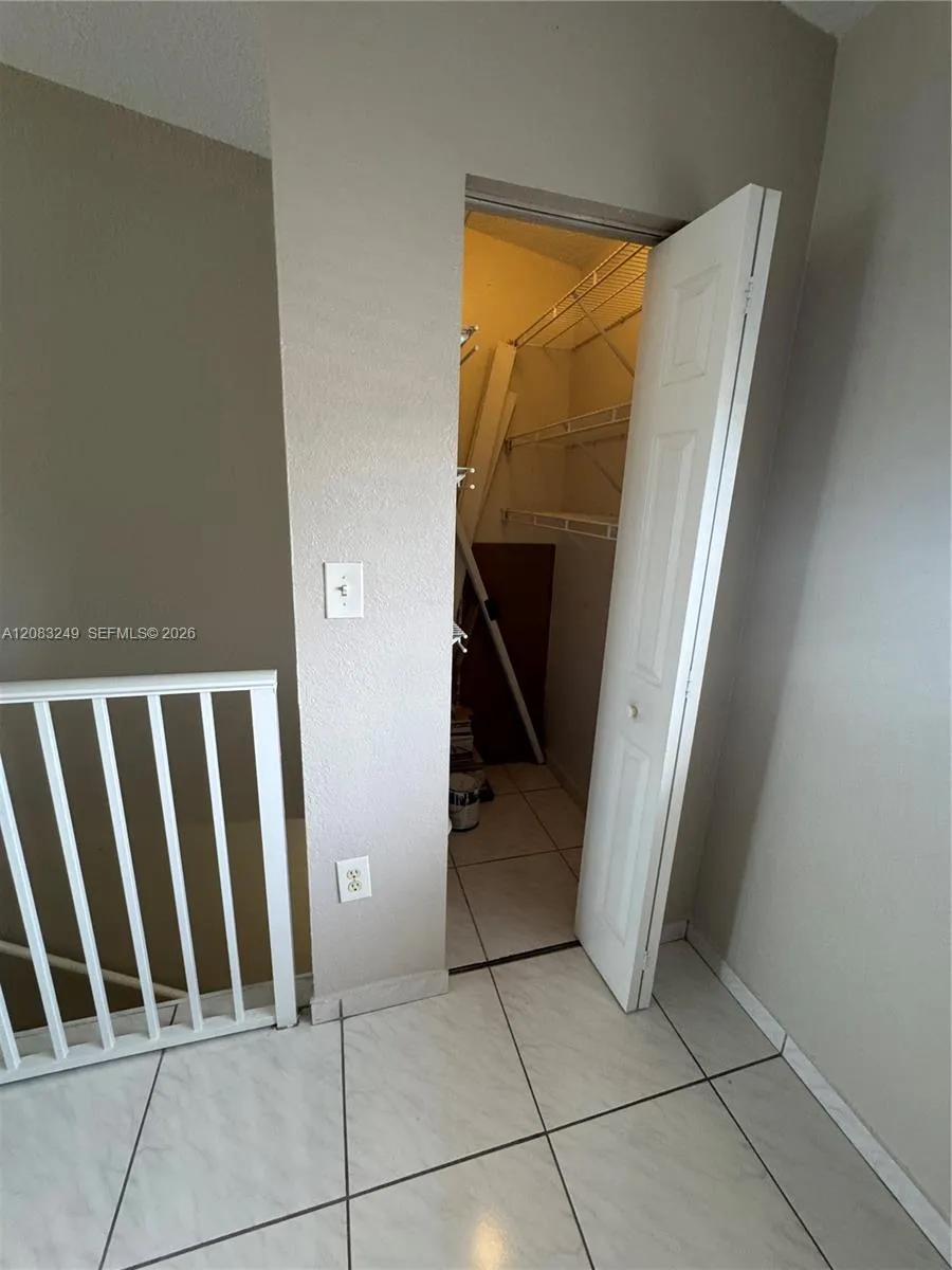 6801 W 36th Ave #204 Hialeah, FL 33018