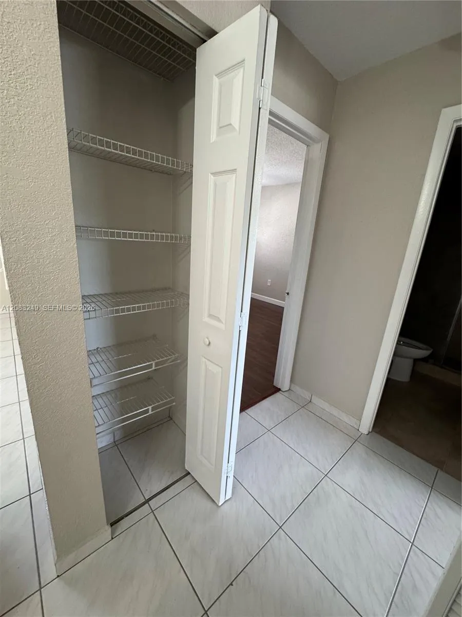 6801 W 36th Ave #204 Hialeah, FL 33018