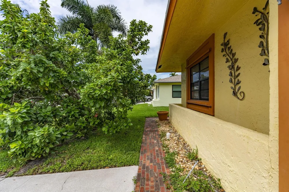 4917 LUQUI COURT West Palm Beach, FL 33415