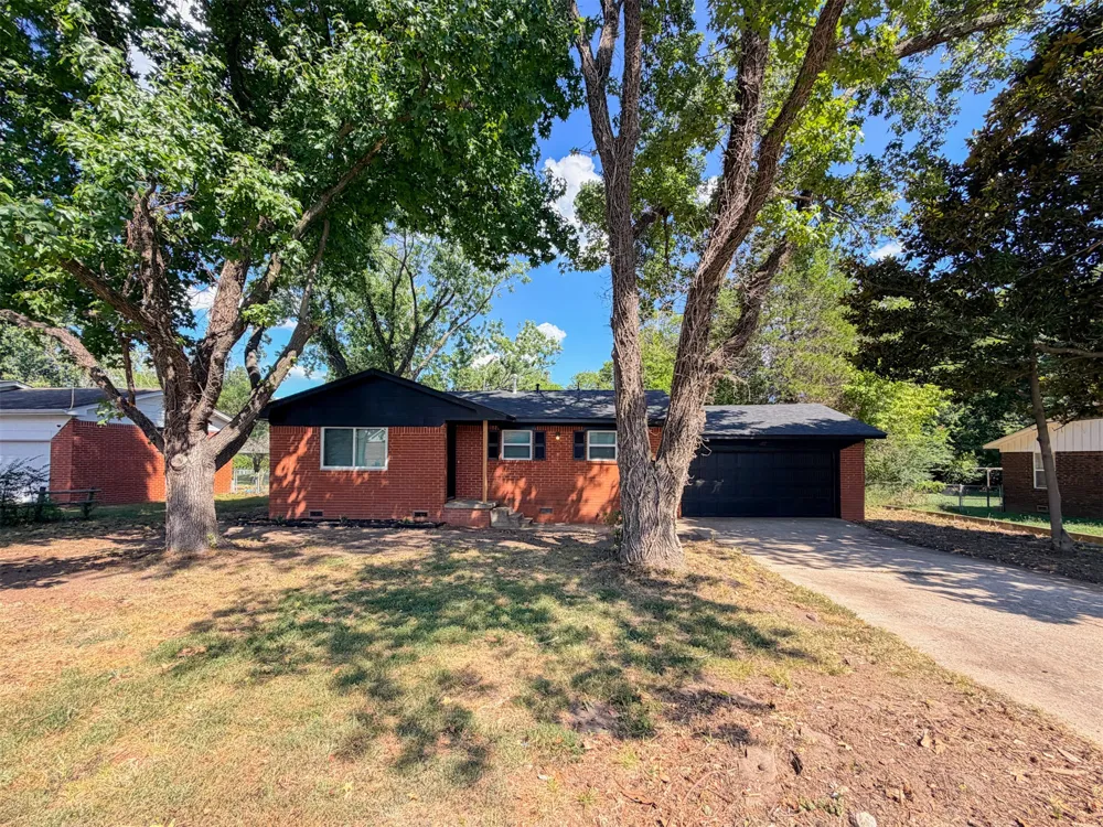 905 Lamer Avenue Tahlequah, OK 74464