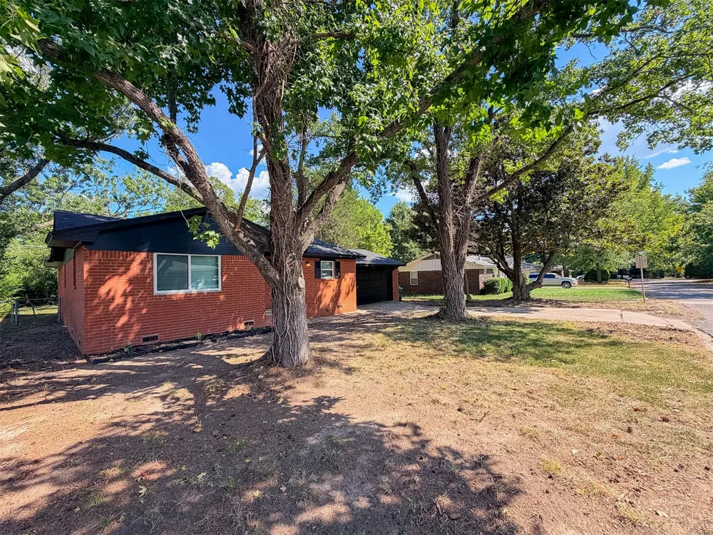 905 Lamer Avenue Tahlequah, OK 74464