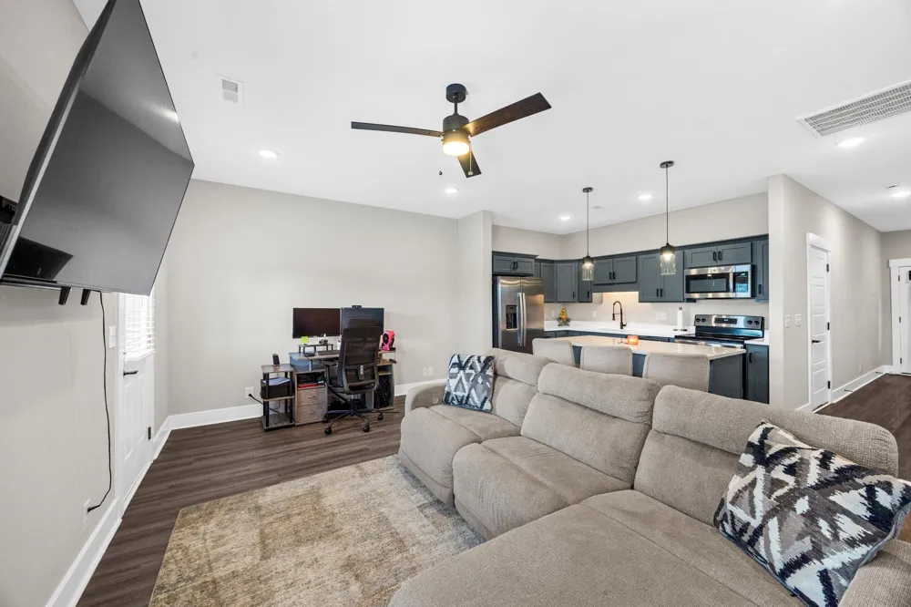 207 Jonathan Wade Cir Clarksville, TN 37043