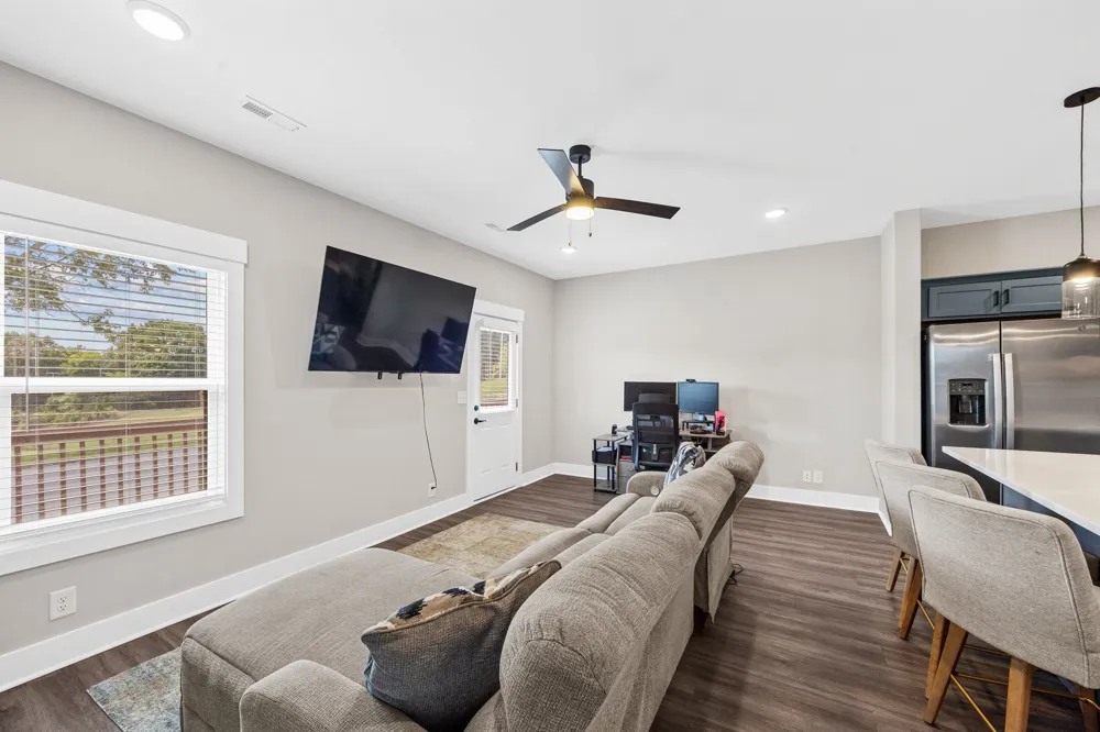 207 Jonathan Wade Cir Clarksville, TN 37043
