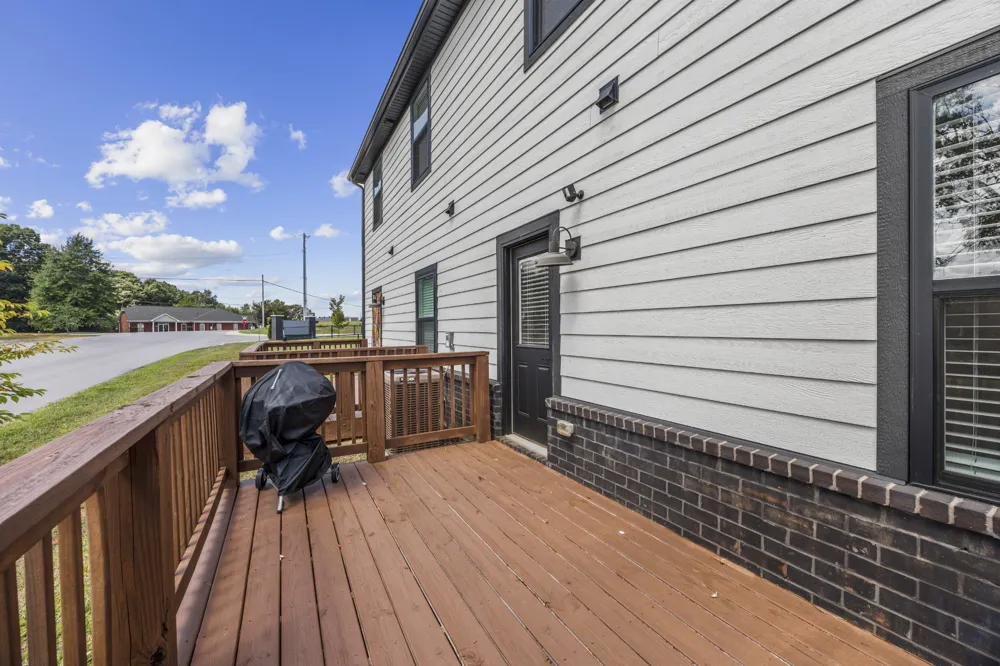 207 Jonathan Wade Cir Clarksville, TN 37043