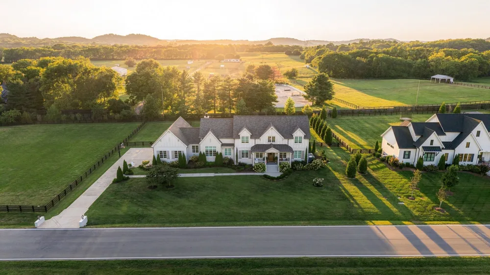 1727 Swansons Ridge Dr Franklin, TN 37064