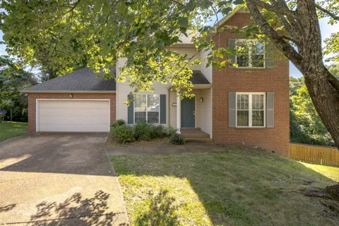 305 Roundhill Cv