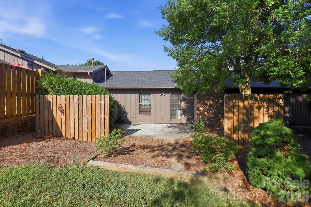 103 Briar Ridge Circle Winston Salem, NC 27104