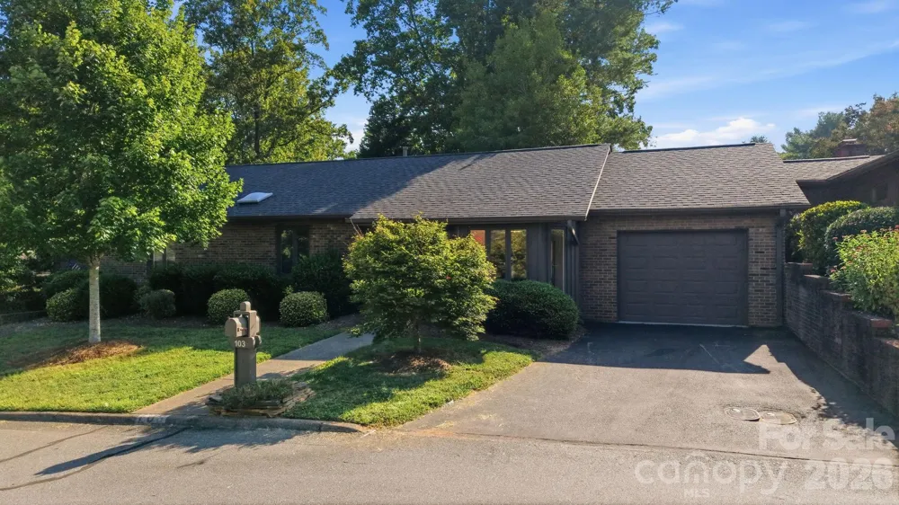 103 Briar Ridge Circle Winston Salem, NC 27104