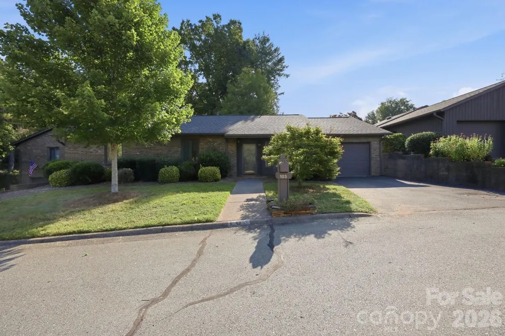 103 Briar Ridge Circle Winston Salem, NC 27104
