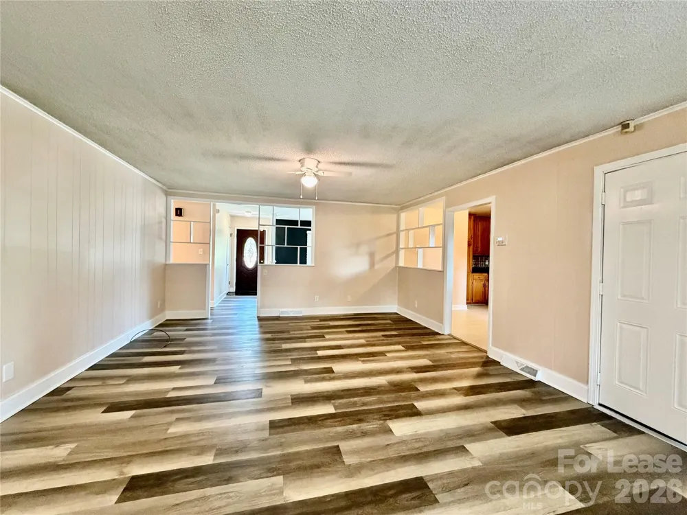 3132 Dawnshire Avenue Charlotte, NC 28216