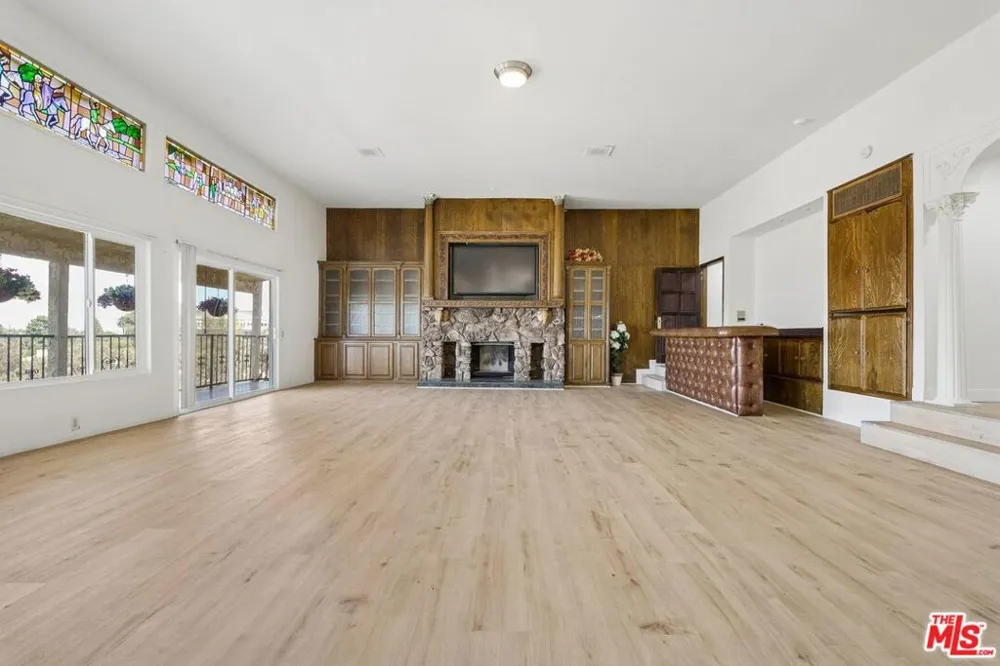 13716 Penn Street #10 Whittier, CA 90602