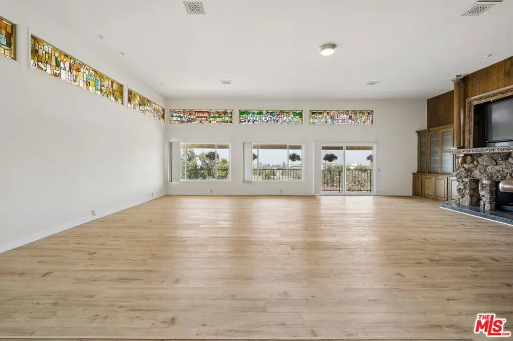 13716 Penn Street #10 Whittier, CA 90602