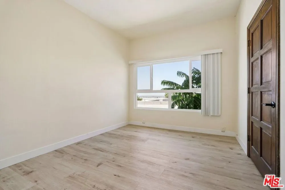 13716 Penn Street #10 Whittier, CA 90602