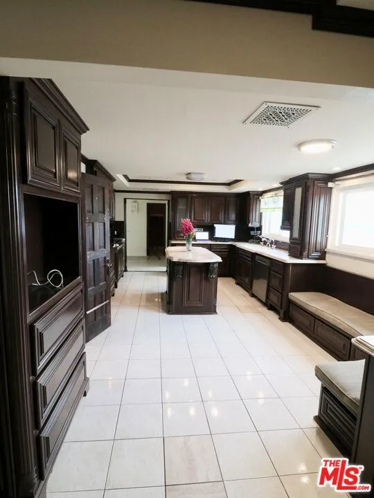 13716 Penn Street #10 Whittier, CA 90602