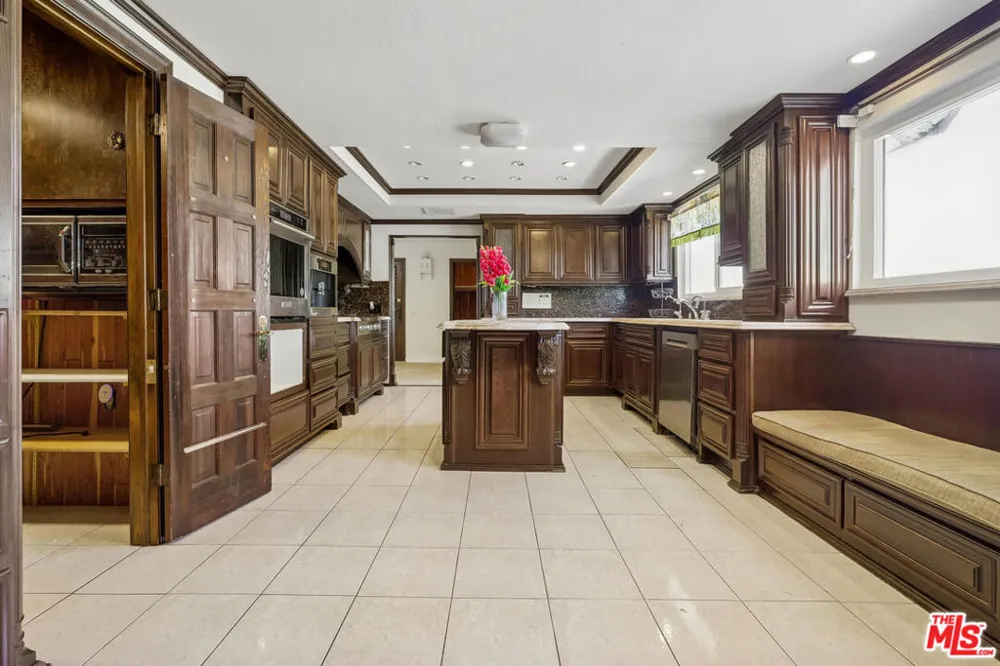 13716 Penn Street #10 Whittier, CA 90602