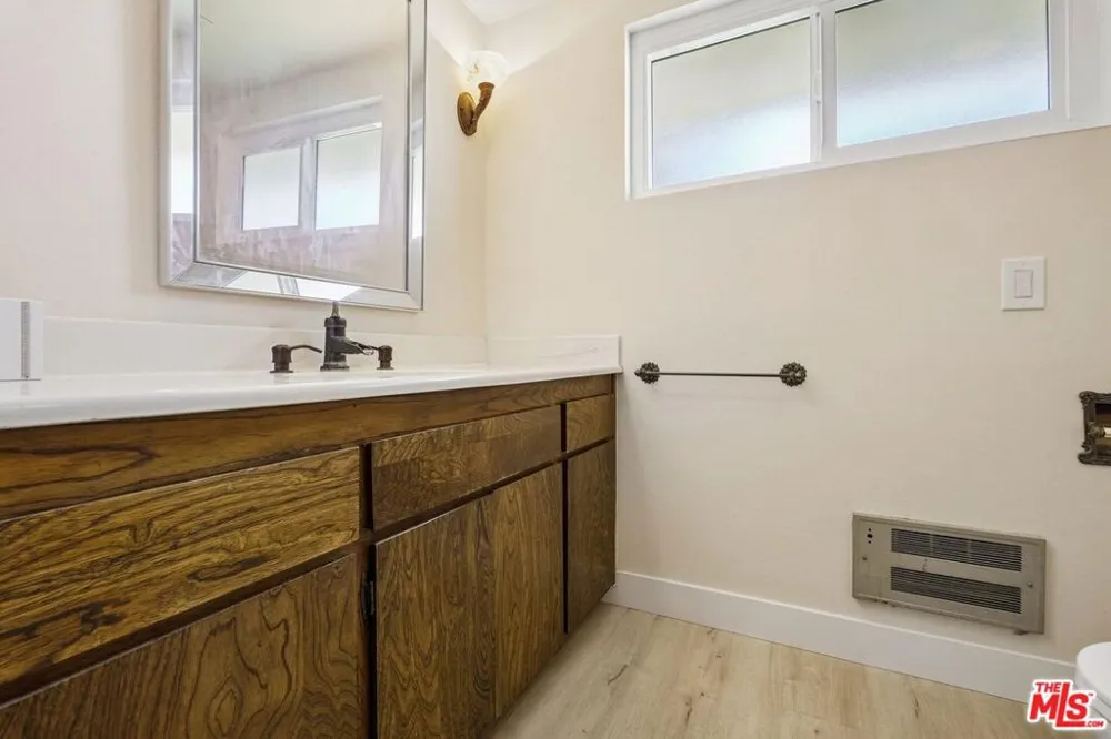 13716 Penn Street #10 Whittier, CA 90602