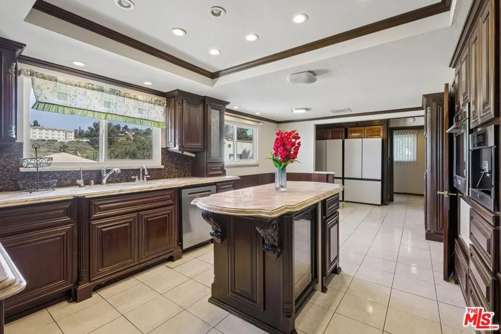 13716 Penn Street #10 Whittier, CA 90602