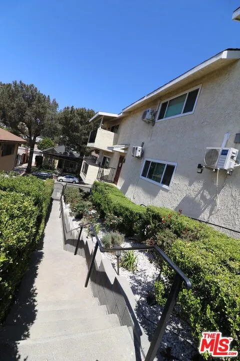 13716 Penn Street #10 Whittier, CA 90602