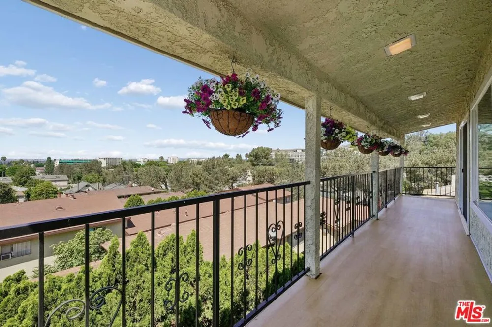 13716 Penn Street #10 Whittier, CA 90602