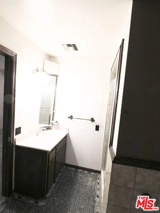 13716 Penn Street #10 Whittier, CA 90602