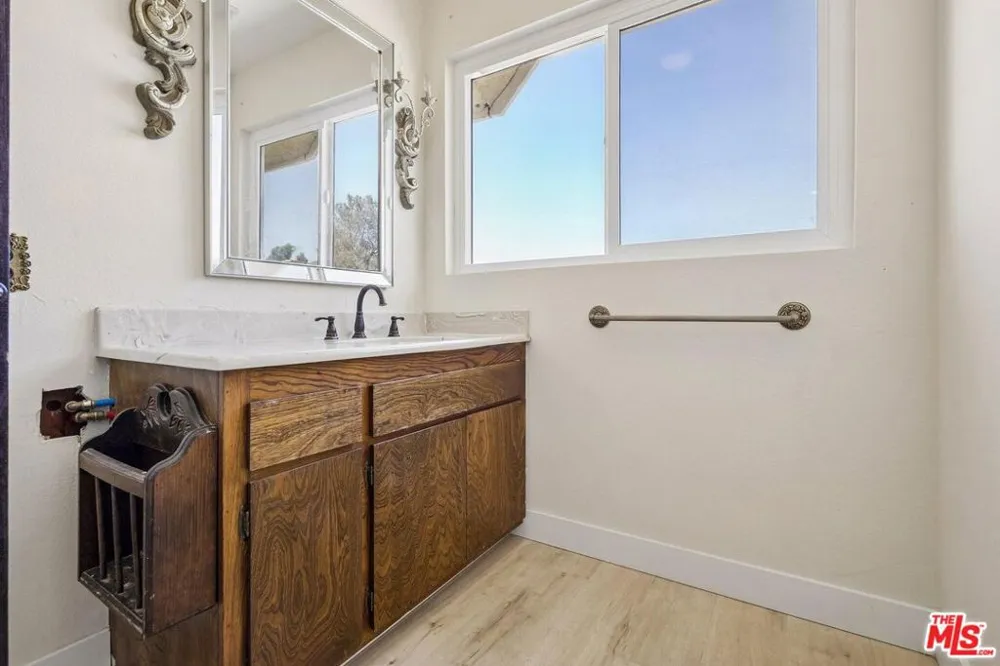 13716 Penn Street #10 Whittier, CA 90602