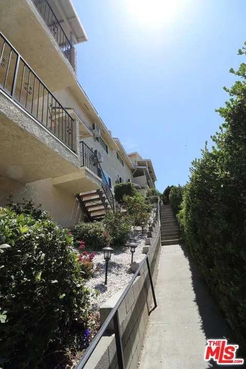 13716 Penn Street #10 Whittier, CA 90602
