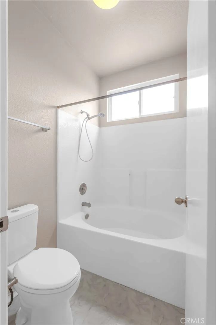 33408 Calle Cantu Temecula, CA 92592