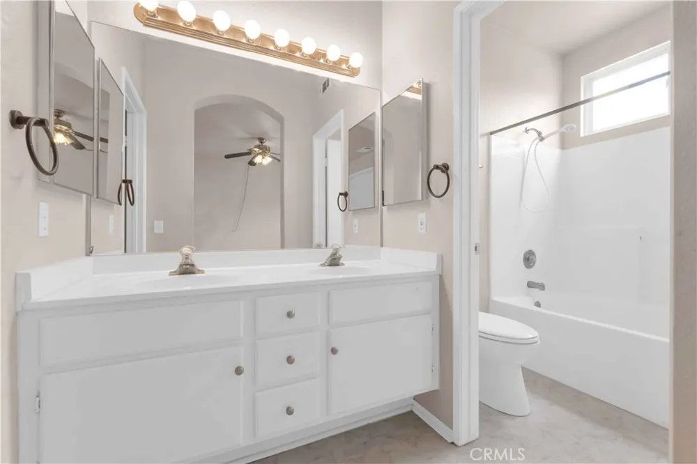 33408 Calle Cantu Temecula, CA 92592